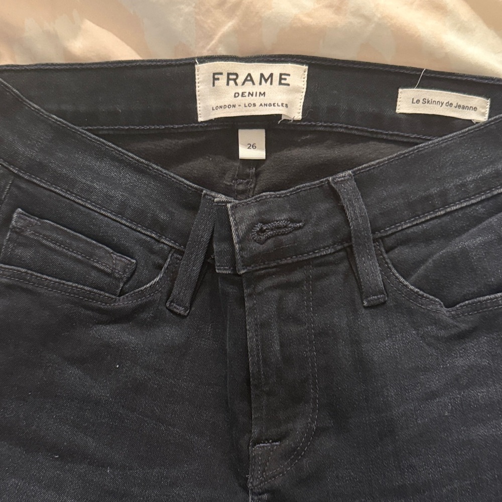 Frame Denim women’s Deep Indigo Skinny Jeans